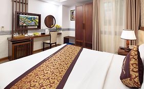 Paris Luxury & Nha Trang